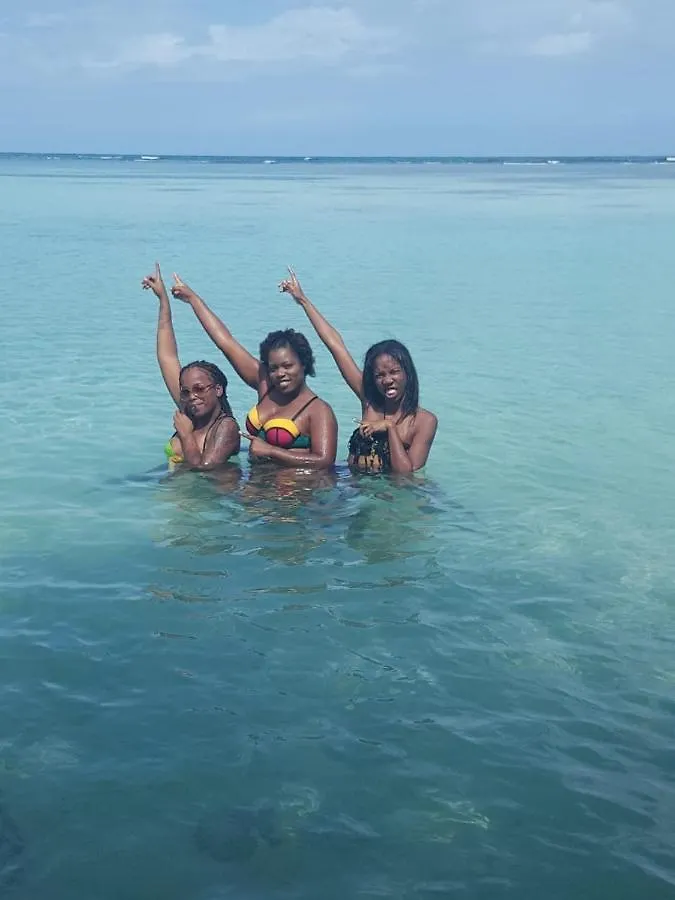 Bed & Breakfast Family Stop Over Bed and Breakfast Montego Bay